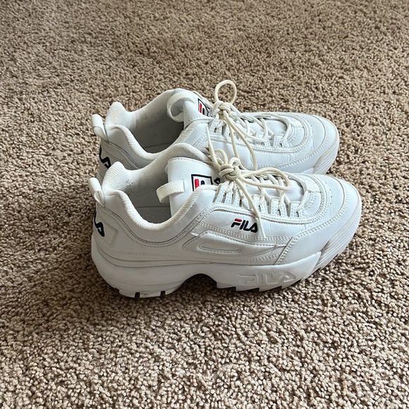 Women’s Fila Disruptors size 6 - Picture 3 of 6